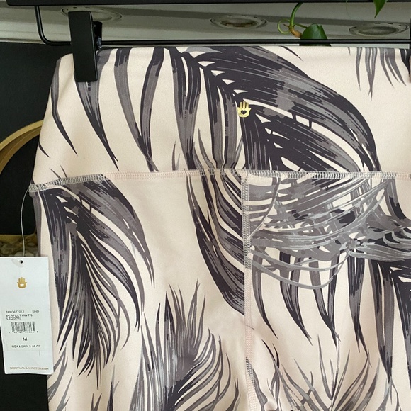 Spiritual Gangster Leggings NWT - Picture 5 of 7